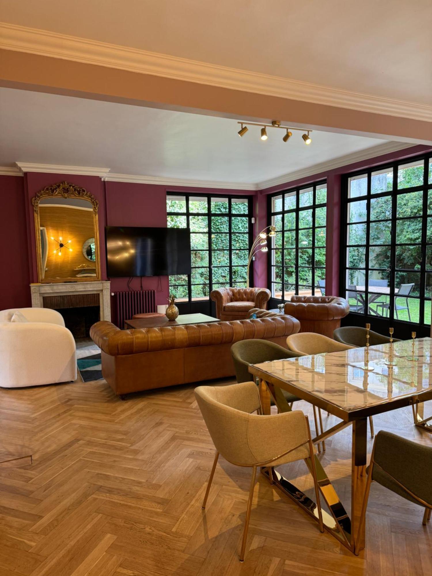 Erawan Boutique Hotel Évreux Екстериор снимка